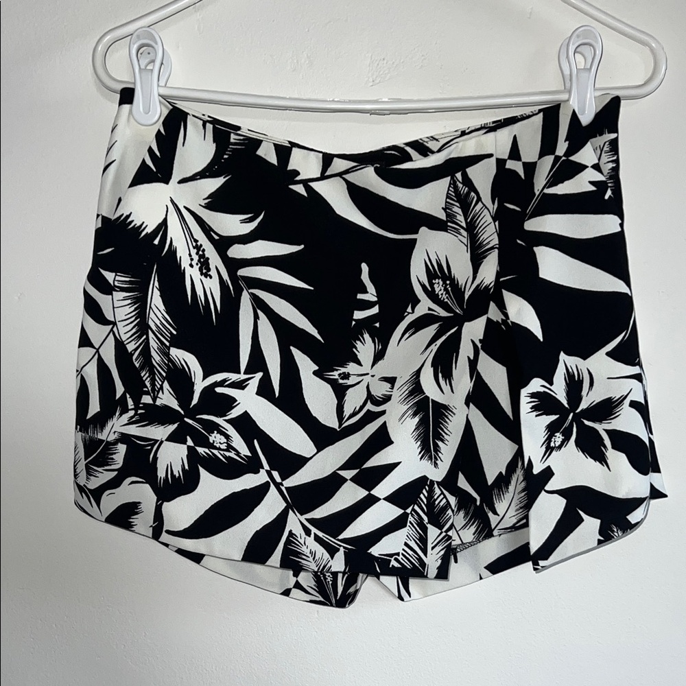 Floral Black and White Skort